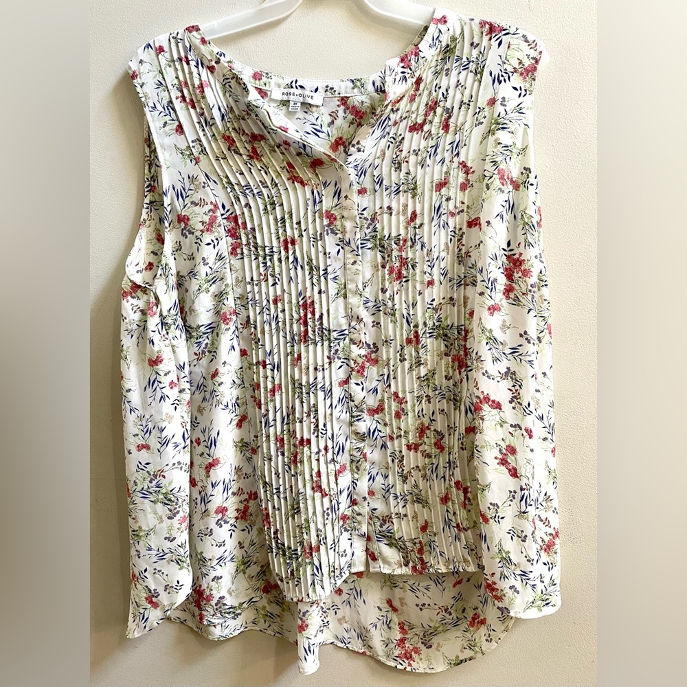 Rose & Olive Women’s Floral Top